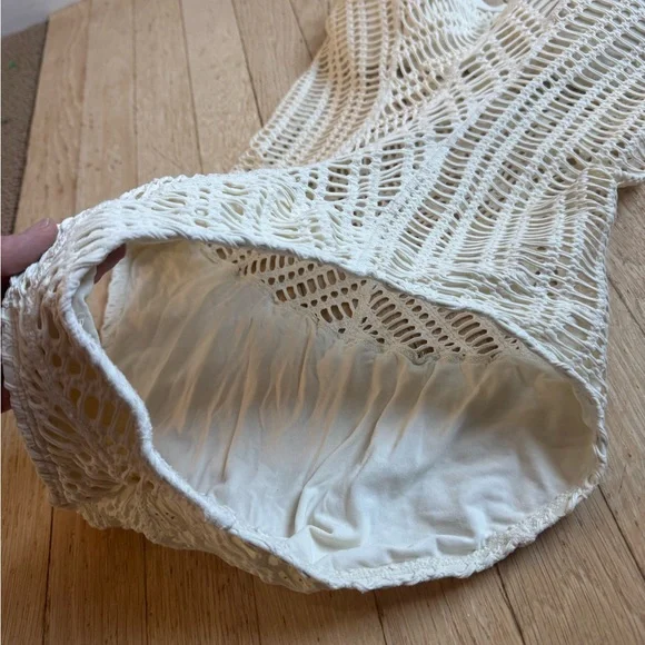 BOGO! Robin Piccone crochet swimsuit - Picture 4 of 13